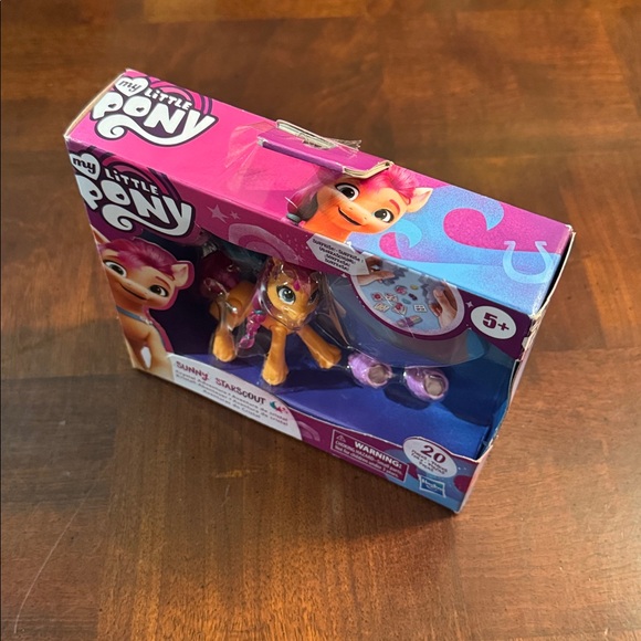 My Little Pony: New Generation - Sunny Starscout Crystal Adventure New Toy - Picture 3 of 4